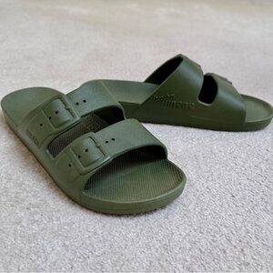 Freedom Moses Cactus sustainable slide sandals. EUC.
